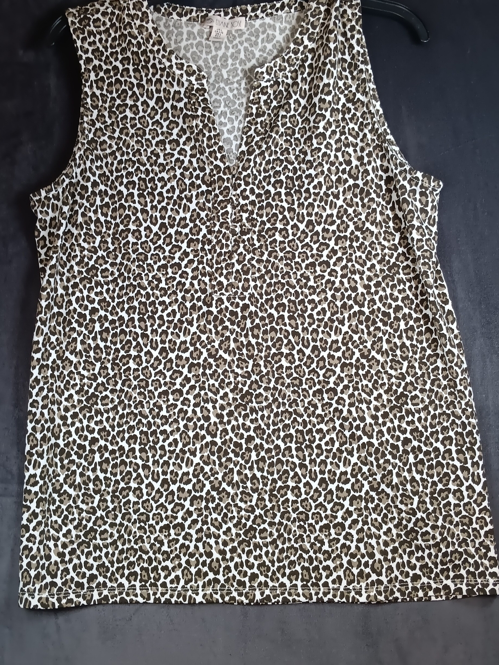 Elaine Rose Brown Leopard Print Sleeveless Shirt.
